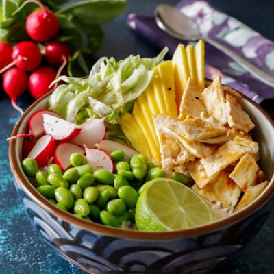 Poke bowl con petto di polloalt