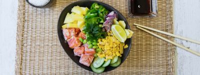 Poke al salmone, edamame e zenzeroalt