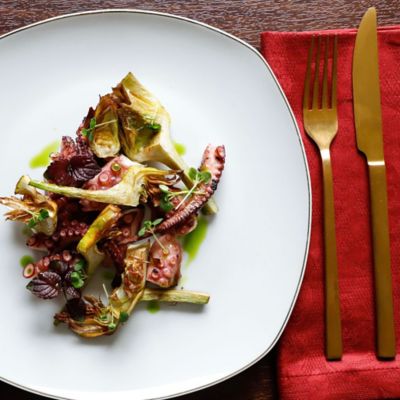 Polpo con carciofi fritti e salsa alle erbealt