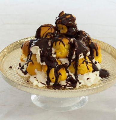 Profiteroles panna e cioccolato, il menu anni '80alt