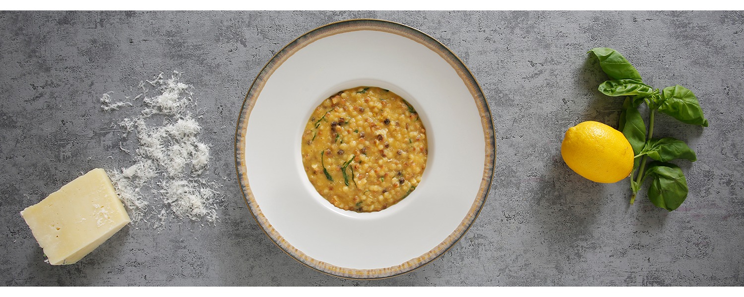 Fregola con canocchie e datterino giallo
