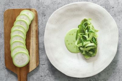 Filetto di rombo in padella e zucchina lunga in due consistenzealt