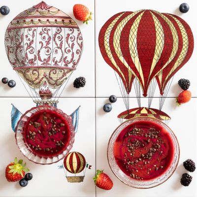 Rosso, dolce con barbabietola, fragole e lamponialt
