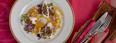 Crema di cachi con terra di cioccolato e crumble di cantuccialt