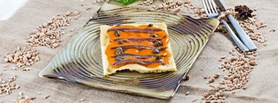  Focaccia con crema di zucca, alici e capperialt