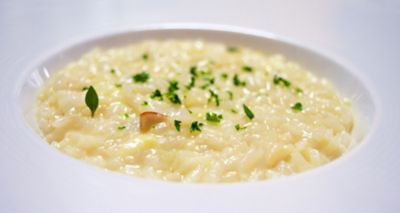 Risotto con succo di cipolla provola affumicata di bufala e pecorino bagnolesealt