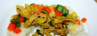Straccetti di vitello con curcuma e riso basmatialt