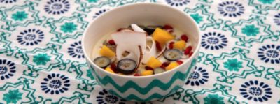 Yogurt di soia con cocco, bacche di goji e mirtillialt