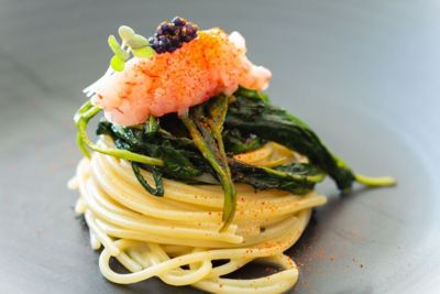 Spaghetti al tarassaco con tartare di gamberialt