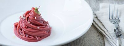 Spaghetto aglio, olio, barbabietola e rafanoalt