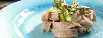 Tagliatelle con asparagi e fonduta di bittoalt