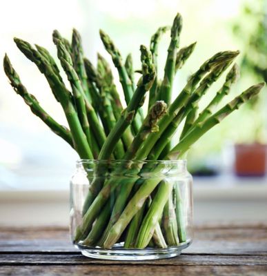 Asparagi: proprietà, nutrienti, ricette e varietà