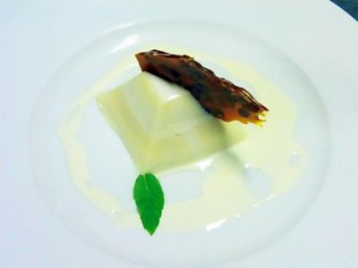 Bianco mangiare con mandorle d?Avolaalt
