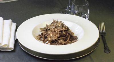 Bigoli con salsiccia e tartufo cotti nel lambruscoalt