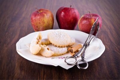 Biscotti ripieni di marmellata di mele e cannellaalt
