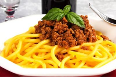 Candele napoletane con ragù di coda di buealt