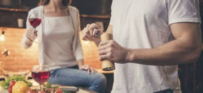 Cenetta romantica a casa: idee, ricette e un menu afrodisiaco per due