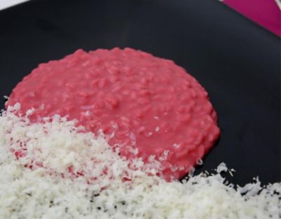 Chicchi di carnaroli con rapa rossa e salva cremasco Dopalt