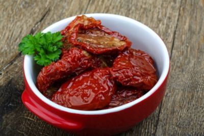 Come si fanno i pomodori secchi? Metodi, uso e conservazione