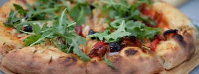 Come cucinare la pizza sulla griglia