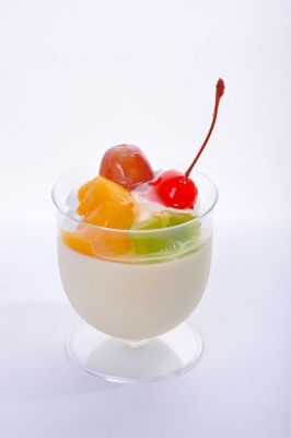 Coppa di yogurt e frutta frescaalt