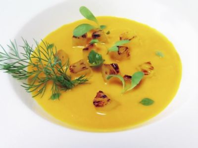 Crema di carote e zenzero con tartare di ananas grigliatoalt