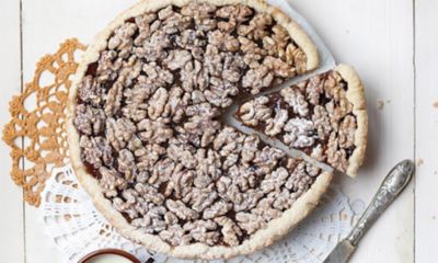 Crostata tiepida di noci con confettura di fichialt
