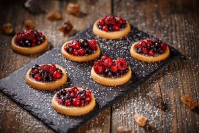 Crostatine alla frutta con crema chantillyalt