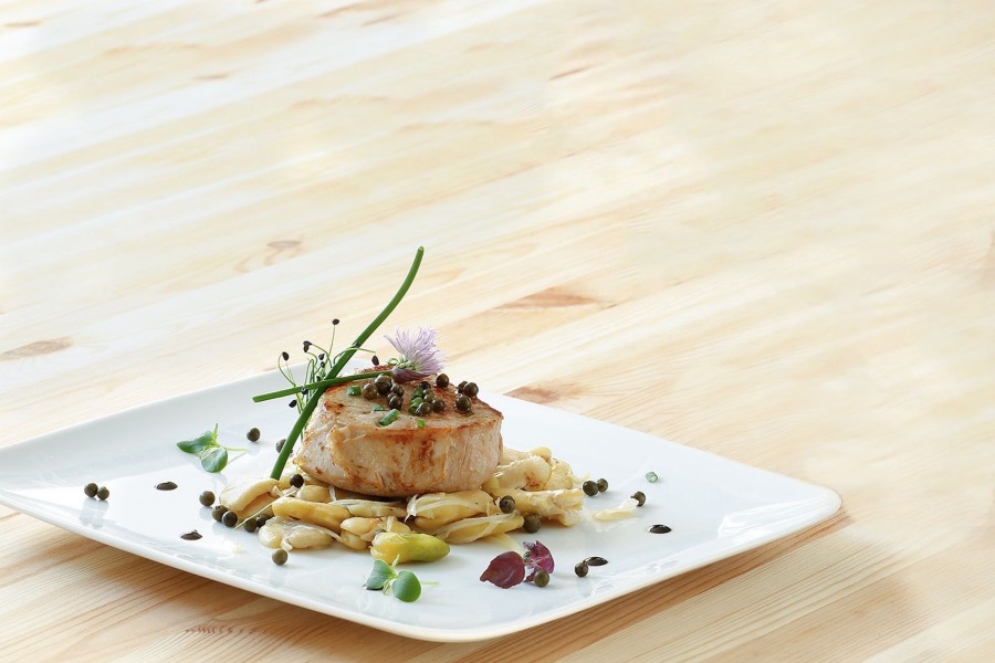 Filetto di manzo speck Alto Adige Igp e fave