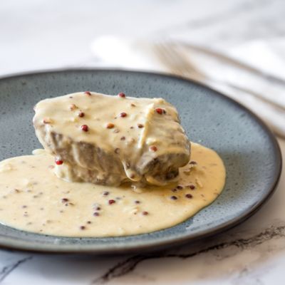 Filetto di manzo al gorgonzola e pepe rosaalt