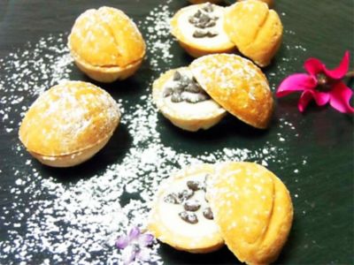 Finte noci dolci con chantilly di manteca e cioccolatoalt