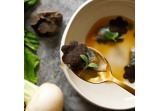 Finto raviolo di rapa bianca, uova di pesce e tartufo neroalt