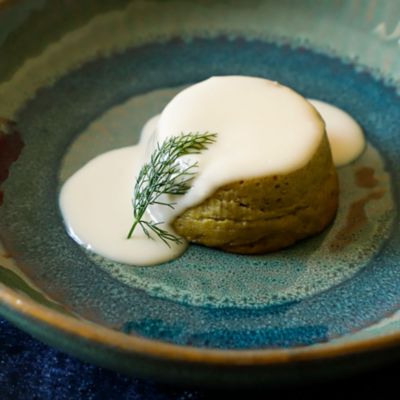 Flan di carciofi con fonduta di Parmigiano, ricetta vegetarianaalt