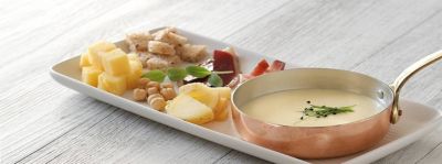 Fonduta di formaggio Asiago con polenta