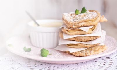 Frittelle di mele renette con crema pasticcera alla vanigliaalt