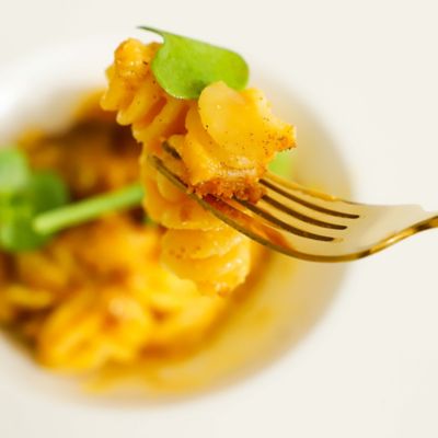 Fusilloni giganti, bottarga, datterino giallo e Caciocavalloalt