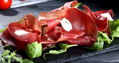 In Conad la Bresaola della Valtellina IGP ha un prezzo light!