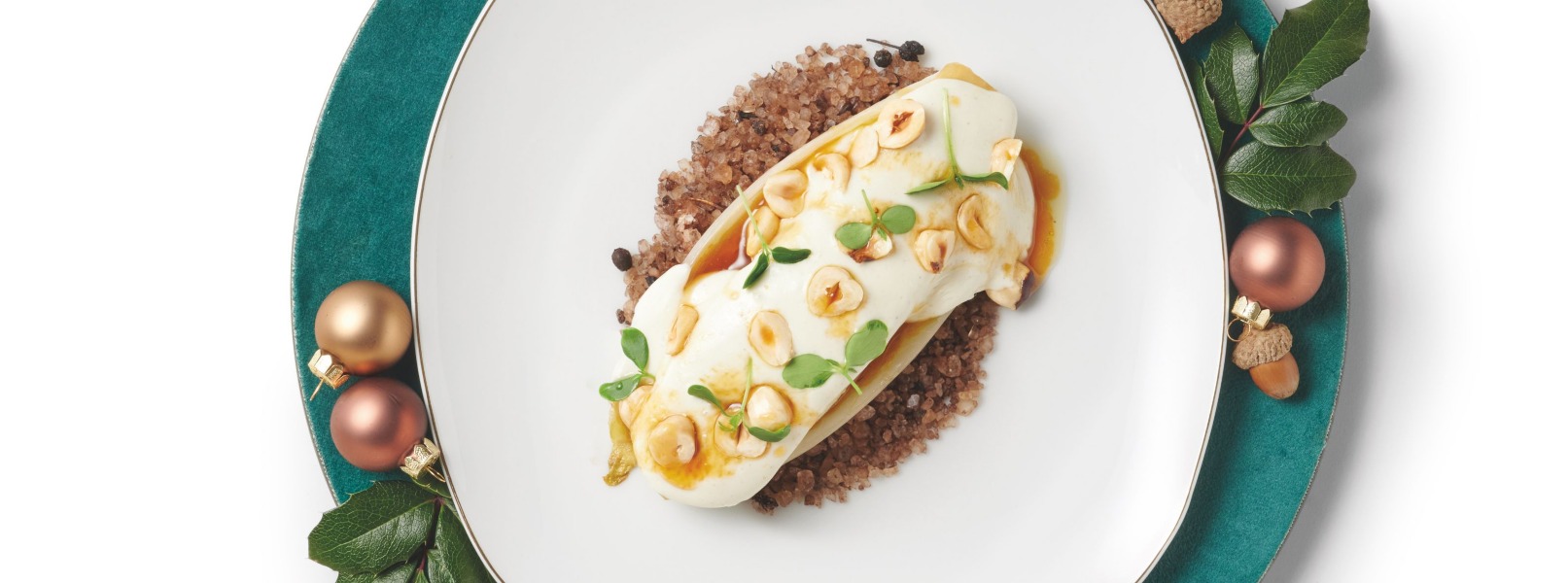 Indivia brasata con Castelmagno al miele e nocciole tostate