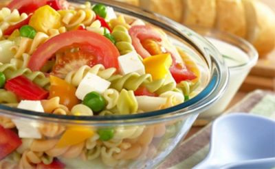 Insalata di pasta e verdure: ricetta estiva leggeraalt