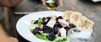 Come preparare un'insalata buona come quella del ristorante