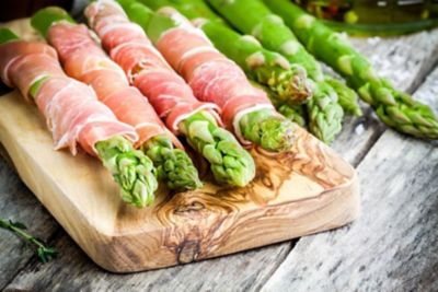 Involtini di asparagi con Prosciutto di San Daniele e crema di Montasio alt