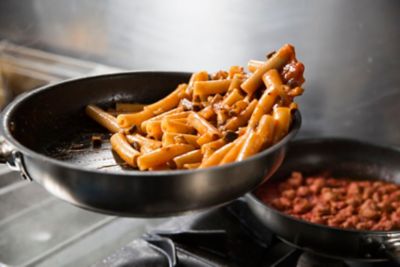 Mantecare la pasta: perché si fa e le istruzioni per farlo
