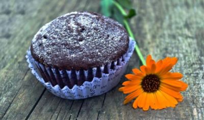 Muffin al cioccolato e calendulaalt
