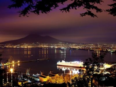 Napoli: spettacolo e luci per il Capodanno 2015