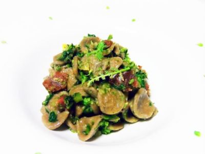Orecchiette di grano arso della Daunia con friarielli e suino nero di Calabriaalt
