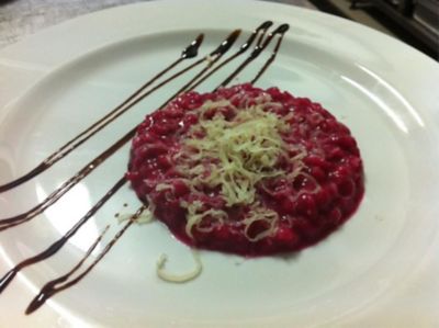 Orzotto mantecato con rape rosse e formadi frantalt