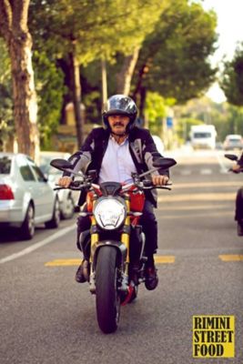 Oscar Farinetti: alla scoperta dei cibi di strada per Rimini Street Food