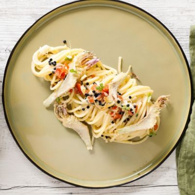 Pasta con carciofi, astice e uova di pescealt