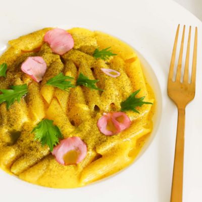 Pennoni con crema di zafferano e aceto affumicatoalt