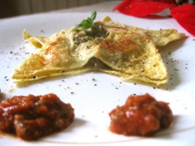 Ravioli aperti al curry con porcinialt